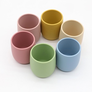 Tasse d'apprentissage en silicone de qualité alimentaire pour bébé, résistante aux chutes et aux hautes températures, pour aliments complémentaires, vente en gros - Product Image 4