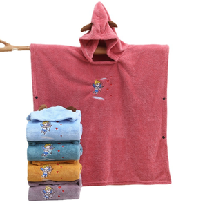 Nouvelle <span class=keywords><strong>cape</strong></span> en velours corail <span class=keywords><strong>brodée</strong></span> <span class=keywords><strong>de</strong></span> dessins animés, serviette <span class=keywords><strong>de</strong></span> <span class=keywords><strong>bain</strong></span> à capuche pour enfants, serviette <span class=keywords><strong>de</strong></span> plage - Product Image 2