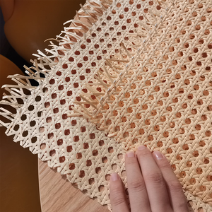 無料サンプル卸売りロール籐ケインウェビングプラスチックRattan Peウィッカーウィーブ素材人工織りラタンロールプラスチック - Product Image 1