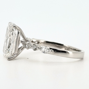 Anello di Fidanzamento Personalizzato con Taglio Radiant 4CT, Set in Argento Sterling S925, Anelli in Moissanite Certificati GRA - Product Image 4