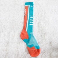 Les bas d'automne KS001 ne pilonneront pas les chaussettes équestres en coton à motif d'art coloré brillant