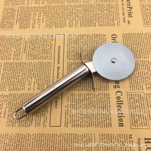 Cortador de pizza de acero inoxidable con cuchilla redonda para utensilios de repostería - Product Image 3