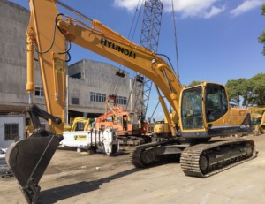 Vente flash : Excavatrice sur chenilles Hyundai 220LC-9S d'occasion, 22 tonnes, d'origine Corée, compacte et hydraulique, pour la construction - Product Image 6