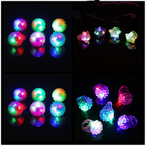 Anelli Luminosi a LED Bianchi RTS Factory, in Plastica Morbida Lampeggiante, per Feste Rave, Matrimoni, Capodanno, Giocattoli Luminosi che si Illuminano al Buio - Product Image 3