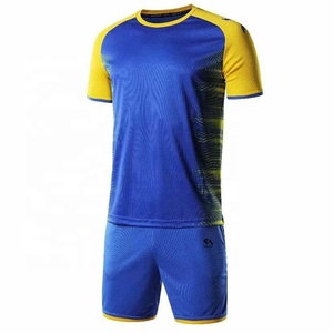 Nouveau design, uniforme de football personnalisé pour hommes, maillot de football respirant à manches courtes, ensemble de maillot - Product Image 4
