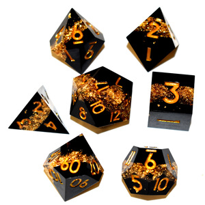 Màu đen với vàng bột lõi nhựa <span class=keywords><strong>Dice</strong></span> Set: 7 pcs DND <span class=keywords><strong>DICE</strong></span> với gói tùy chỉnh cho Dungeons và rồng bàn trò chơi - Product Image 1
