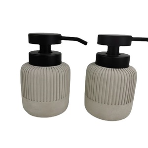 Dispensador <span class=keywords><strong>de</strong></span> jabón <span class=keywords><strong>de</strong></span> <span class=keywords><strong>cemento</strong></span> <span class=keywords><strong>de</strong></span> diseño personalizado <span class=keywords><strong>con</strong></span> bomba <span class=keywords><strong>de</strong></span> plástico para encimera <span class=keywords><strong>de</strong></span> baño botella <span class=keywords><strong>de</strong></span> loción líquida recargable - Product Image 2