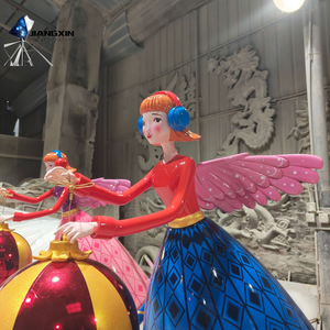 Installation féerique festive-<span class=keywords><strong>Fées</strong></span> de dessins animés FRP avec ailes scintillantes et boules cadeaux géantes pour présentoirs de magasins de vacances - Product Image 4