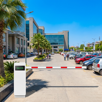 Barrière de parking intelligente DC24V sans balais, vitesse réglable 1,2-6s, moteur 200W, bras droit 6M avec affichage LED