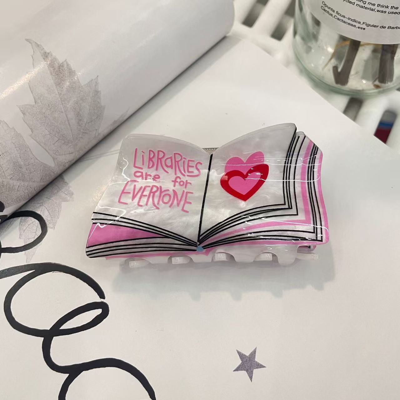 forme de livre rose 4,5 cm