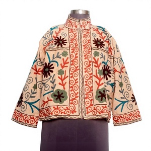 Vestes matelassées pour femmes en coton pur, brodées à la main, respirantes, épaisses, pour l'automne et l'hiver, avec fermeture à boutons, manches longues, taille unique - Product Image 1
