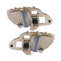 Poignée de porte intérieure avec kit de cadre compatible avec Chevrolet GMC Truck Suburban Tahoe Yukon 1995-2002 15708043 15708044