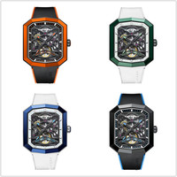 Montres automatiques squelette pour hommes à cadran carré avec bracelet en caoutchouc personnalisé, faible MOQ