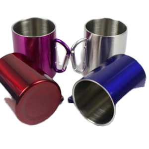 Mug à bière isotherme en acier inoxydable avec mousqueton, poignée autobloquante, isolation thermique 12-24 heures, portable pour le camping et les voyages en extérieur - Product Image 1