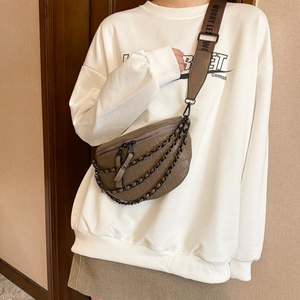 Sac bandoulière femme style décontracté de célébrité d'Internet, sacoche de poitrine rétro tendance avec chaîne élégante et large sangle d'épaule B25 - Product Image 3