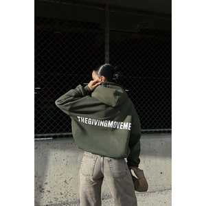 Sudadera con Capucha y Bolsillo Canguro Color Caqui de Alta Calidad para Mujer, Sudadera de Seda para Invierno con Cremallera y Patrón Personalizable - Product Image 3