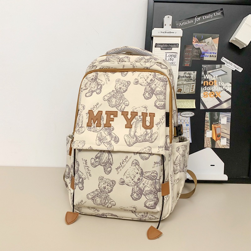 Off-white without pendants