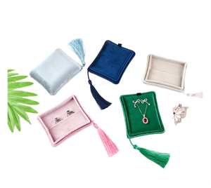 Caja de Joyería de Terciopelo Rectangular de Lujo con Logotipo Personalizado al por Mayor, Caja de Almacenamiento de Anillos y Pulseras de Lujo para Viaje - Product Image 1