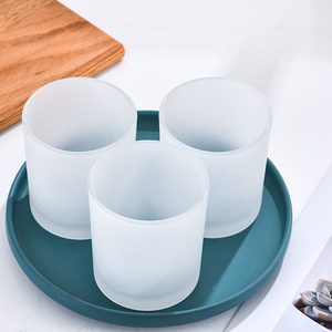 Prêts à être expédiés : Pots à bougies givrés <span class=keywords><strong>de</strong></span> 4 oz, 8 oz, 10 oz, porte-bougies <span class=keywords><strong>en</strong></span> verre, lanternes et pots à bougies avec couvercle <span class=keywords><strong>en</strong></span> bambou - Product Image 3