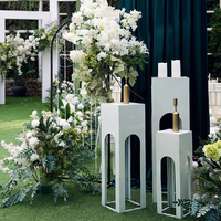 Vente directe d’usine 3 pièces ensemble de mariage pergola en métal colonne de route pour la décoration de scène