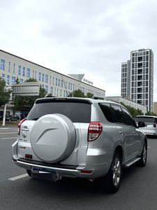 Toyota RAV4 2.0L 4AT SUV Usado del 2009 – SUV Compacto Japonés Confiable, Auto Familiar Eficiente en Consumo de Combustible para Exportación - Product Image 5
