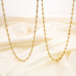 สร้อยคอฝังเพทายชุบทอง18K จี้แฟชั่นสำหรับงานเลี้ยงรูปทรงตัวยู - Product Image 2