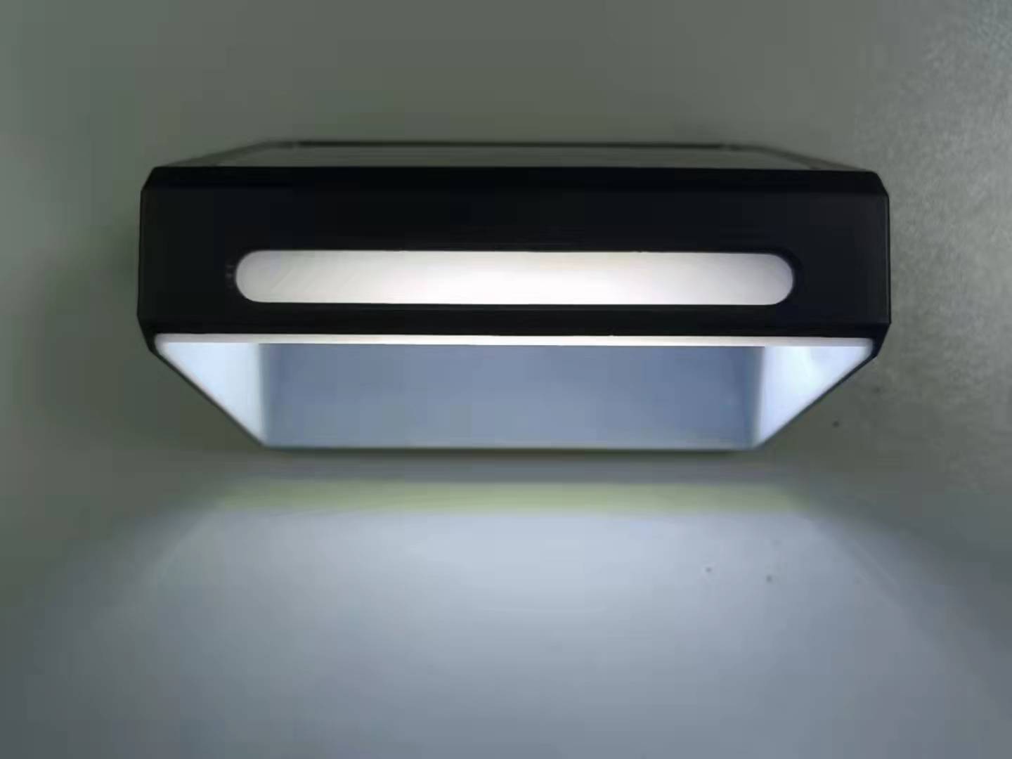 IP65 Waterproof LED Wall Lights ABS PC 1800MAH Solar Fence Post Lights