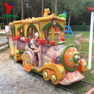 <span class=keywords><strong>Train</strong></span> électrique coloré à LED rotatif pour enfants, idéal pour les aires de jeux intérieures, les parcs d'attractions et les foires à thème. - Product Image 2