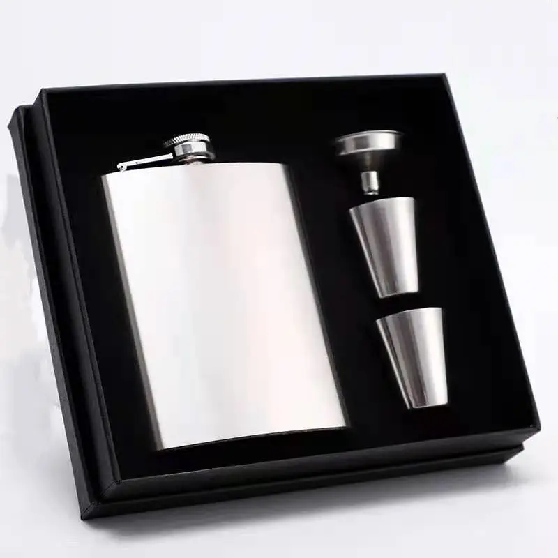 Wholesale personalised hip flask gift set stainless steel whisky flask set hip flask with shot cups and gift box