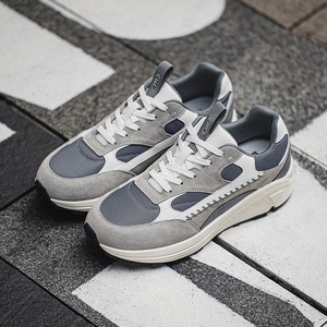 Chaussures de jogging pour hommes, nouveau style, respirantes, avec empeigne en mesh, semelle épaisse, chaussures de sport décontractées, collection printemps. - Product Image 1