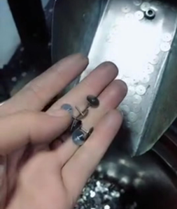 Ngón tay cái đinh làm móng tay máy đầu lớn đẩy <span class=keywords><strong>pin</strong></span> đồ nội thất sofa Nail tạo thành máy - Product Image 4