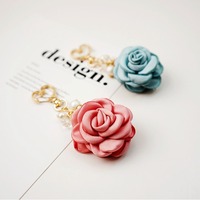 Porte-clés de voiture Camélia de luxe, collection exquise, tendance, pendentif de sac à dos fleur mignon, accessoire personnalisé