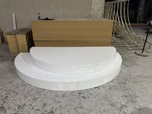 เวทีสำหรับงานแต่งงานสีขาวทรงสี่เหลี่ยมผืนผ้าครึ่งรอบสำหรับเจ้าสาวและเจ้าบ่าว - Product Image 2