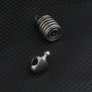 Titanium alloy snap key ring, 360-degree rotating universal double-<b>head</b> snap, detachable snap, quick-connect hook, car key. - Product Image 3
