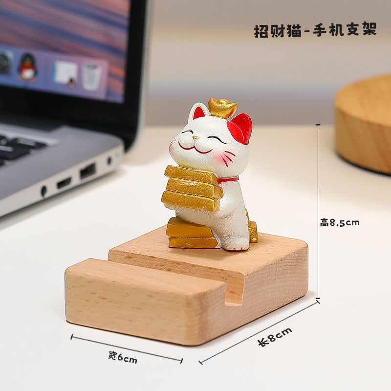 Tenant une brique d'or [Lucky Cat Stand]
