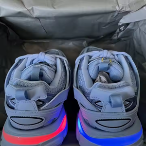 Zapatillas Deportivas de Alta Gama con Luces LED, Estilo Retro, Marca de Lujo, Modelo Track 3.0, para Mujer y Hombre - Product Image 2