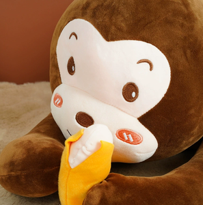 Peluche <span class=keywords><strong>de</strong></span> <span class=keywords><strong>Mono</strong></span> Acogedor con <span class=keywords><strong>Cola</strong></span> Enrollada y Plátano, Muñeco <span class=keywords><strong>de</strong></span> Peluche Marrón <span class=keywords><strong>de</strong></span> Terciopelo, Fabricante Mayorista OEM ODM Personalizado - Product Image 3