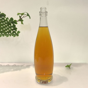 Bán buôn 50 <span class=keywords><strong>ml</strong></span> 100ml 200ml 375ml 500ml 700ml <span class=keywords><strong>750</strong></span> <span class=keywords><strong>ml</strong></span> rượu mạnh Vodka rượu chai thủy tinh với nút chai hoặc nắp vặn để bán - Product Image 5