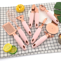 Nouvel arrivage : Ensemble d'ustensiles de cuisine en acier inoxydable 430 avec revêtement électrolytique doré, poignée en plastique, style épuré, compatible lave-vaisselle