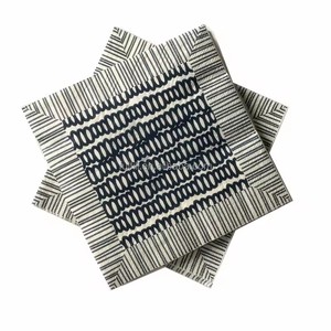 Einweg-Servietten mit Schwarz-Weiß-Symmetrie-Geometriemuster, 2-lagig, Dekorative Papierservietten für Abendessen, Mittagessen, Partys und Events, Haushaltspapier - Product Image 4