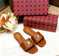 Sandales plates en PU pour femmes, à bout ouvert, ornées d'étoiles dorées, semelle en caoutchouc souple, chaussures décontractées d'été