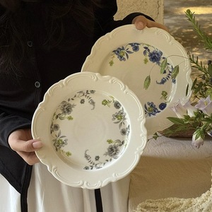 Grandes assiettes de dîner en céramique blanches, style nordique, motif floral bleu, luxe vintage, vente en gros, non toxiques, compatibles lave-vaisselle, écologiques - Product Image 1