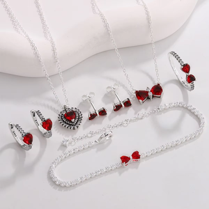 Romántico Conjunto <span class=keywords><strong>de</strong></span> Joyería <span class=keywords><strong>de</strong></span> <span class=keywords><strong>Plata</strong></span> <span class=keywords><strong>de</strong></span> Ley 925 con Colgante <span class=keywords><strong>de</strong></span> Corazón <span class=keywords><strong>de</strong></span> Circonita para Mujer: <span class=keywords><strong>Collar</strong></span>, Pendientes <span class=keywords><strong>y</strong></span> Anillo - Product Image 1