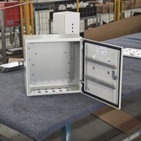 Boîtier de distribution mural compact L HMB en acier laminé à froid IP66 220A 380V avec verrouillage manuel et joint d'étanchéité soigné