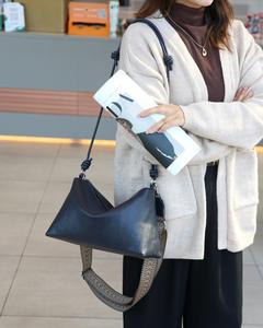 ผู้ผลิตกระเป๋าถือจากจีน รับผลิตตามสั่ง ขายส่ง ODM กระเป๋าถือแฟชั่นระดับไฮเอนด์ใหม่ ขนาดเล็ก สำหรับผู้หญิง ทำจากหนังแท้ - Product Image 2