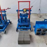 Machine automatique à briques de ciment avec moteur de pompe PLC et extrudeuse à engrenages sous vide pour la fabrication de blocs creux de divers types de briques
