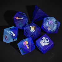 Pour Udixi : Ensemble de dés polyédriques en verre gemme avec logo personnalisé, style RPG Dungeons and Dragons, police arc-en-ciel et effet éclat de foudre