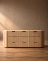 Cadre de lit plateforme Sigma moderne et minimaliste avec base cannelée en bois massif, tailles Queen et King, ensemble de chambre d'hôtel personnalisé
