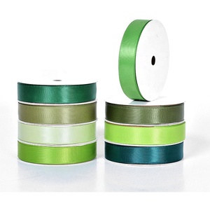 Grosir Pabrik 2.5cm wajah tunggal 50 yard menghias pohon Natal pita Satin warna Solid untuk acara pernikahan Natal - Product Image 1