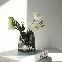 Vase en verre de conception nordique moderne décoration de table de luxe simple pour la maison matériau borosilicate hydroponique vente en gros Bar Mitzvah